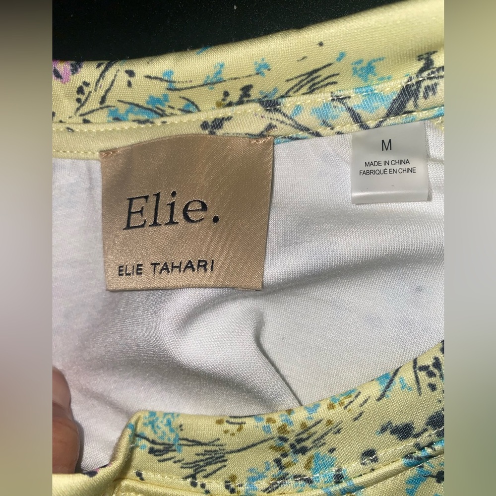 Elie Tahari yellow Floral Pullover Sweater/Blouse  Size medium - Picture 5 of 6